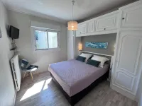 Villa Perle Breathtaking sea view and beach 50 m'away! فنادق في Moelan-sur-Mer