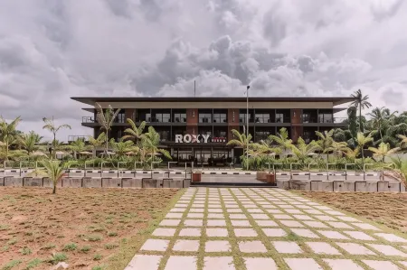 Roxy Sematan Villa & Townhouse