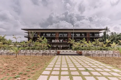 Roxy Sematan Villa & Townhouse