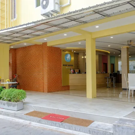 Happy Hostel