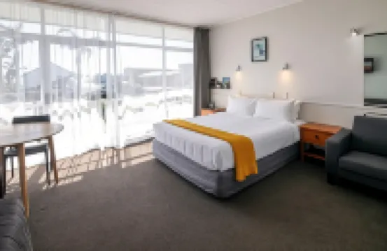 Aura Accommodation
