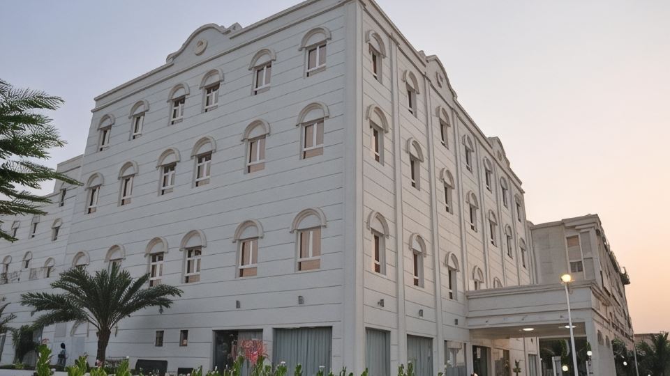 Royal Gardens Hotel
