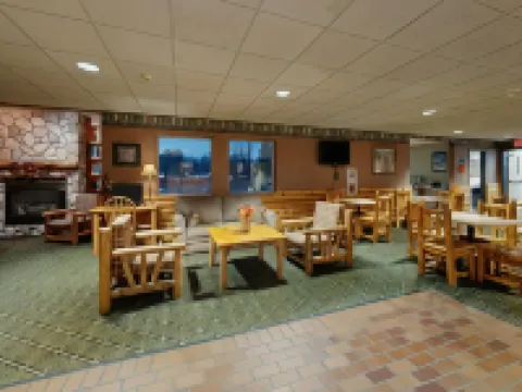 Pellston Lodge