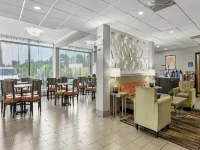 Quality Inn & Suites Hotels in Little Rock