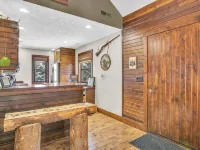 Rustic Cottage Retreat Hotels in Collins