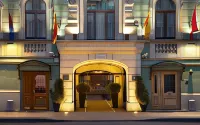 Helvetia Hotel - parking