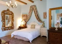 Chateau De France Bed & Breakfast - Bed and breakfasts