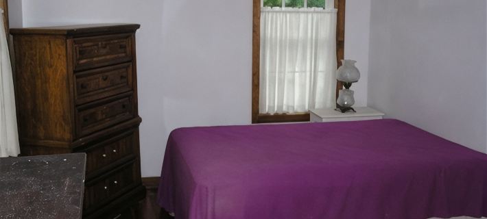2 Mins/350 ft Walk to West Beach, Relaxing 3-Br Sleeps 8 Cottage with Large Yard Hotels in Middlesex County
