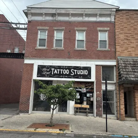 Luxury 2-bedroom apartment in downtown Elkins.