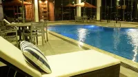 Hai Ba Trung Hotel & Spa - Pools