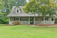 New Lakefront Getaway on Lake Norman