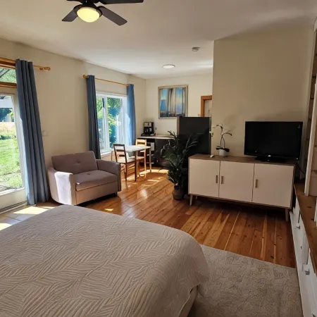 Coastal Hideaway Private Suite