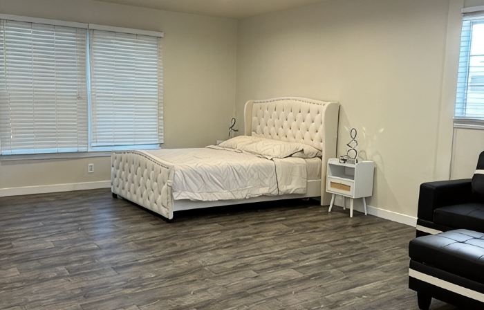 Private oasis near Reseda, Big Yard, Netflix/Prime, Close to Park and Mall