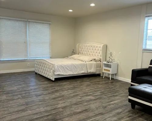 Private oasis near Reseda, Big Yard, Netflix/Prime, Close to Park and Mall Hotels in Reseda