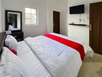 RedDoorz Near Stasiun Pematangsiantar Hotels in Pematangsiantar