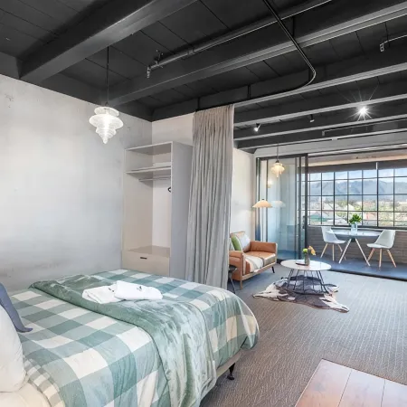 Cozy Studio - Private Balcony, Bath and Tub Hotels in Lower Hutt