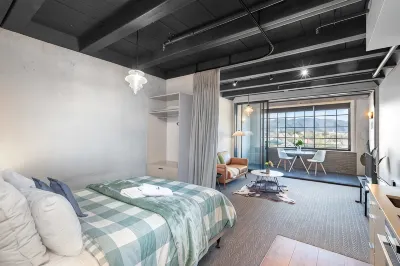 Cozy Studio - Private Balcony, Bath and Tub Hotels in 