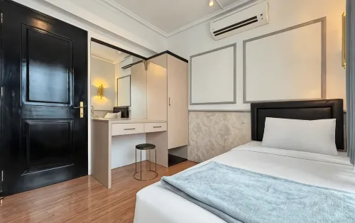 Youre.at - Grand Setiabudi Apartment