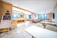 Yue'an Hotel (Urumqi High-Speed Railway Station North Square)