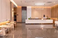 Yunfu Intercontinental Grand Hotel (Shangtawa Road Gerdeng Monastery)