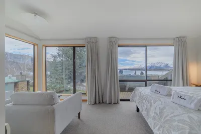Manawaroto  3BR with Mountain & Lake Views Hotels in 