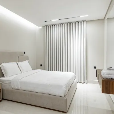 Darent Luxury Two Bedroom Apartment Al Rawdha Hotels near الروضة