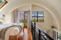Arc House | 5min to Town • Spacious Loft House - New