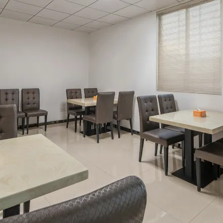 YueFeng Hotel(Gaozhou Gaoliang West Road)