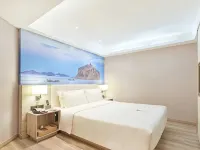 Atour Hotel Zhongshan Plaza Dalian Hotels in Dalian