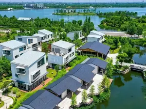 Stray Birds Resort