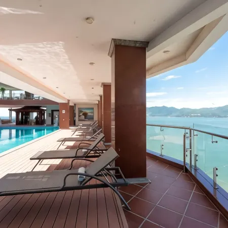 Huong Viet Hotel Quy Nhon - Beachfront