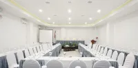 Grand Master Villa Tomohon - Pools