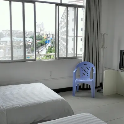 Qinzhou Mingyang Hotel (City People's Hospital) Hotels near The First People's Hospital of Qinzhou