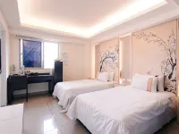 Kiwi Express Hotel Hotels near Sanmin District