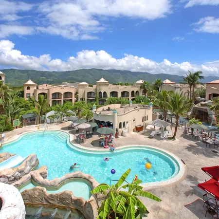 Promisedland Resort & Lagoon Отели рядом с достопримечательностью «Озеро Лиюй»