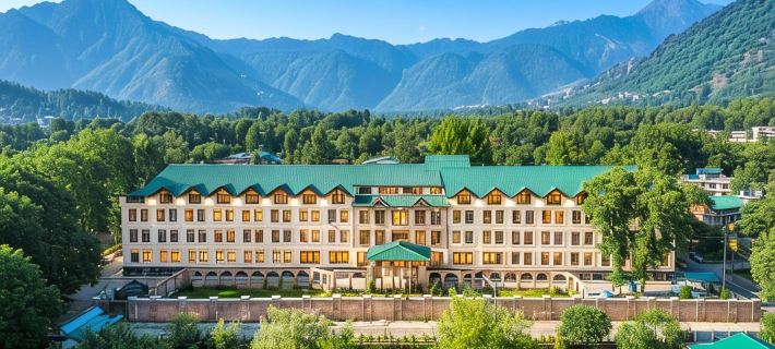 Hotel the Dewan Hotel di Srinagar