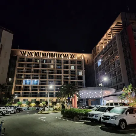 Ramada Jeju Hamdeok  Hotel Отели рядом с достопримечательностью «Парк Тольхарбан»
