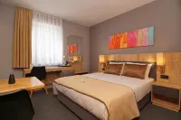 Casa Constanza Hotel Garni - parking