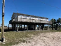 4 BR House in Horseshoe Beach: Your Fishing & Scalloping Adventure Starts Here - 3-Star