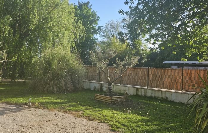 Gîte à la Campagne Dans un Parc Arboré Avec Piscine