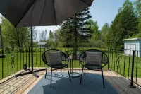 Private PEC Retreat w Games Room - Country Houses