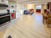 Private guest suite with Full kitchen & laundry - 3 stjerner