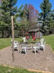 Country Creek Retreat: cozy 2-bedroom cabin with AC, WiFi, & forested privacy