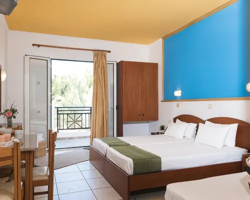 Yiannis Manos Hotel Resort Hotéis em Malia