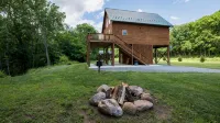 Beautiful River Front Cabin with Mountain views - Mountain view