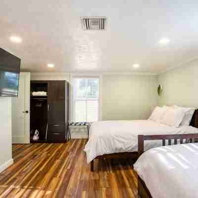 Cozy Hideaway in the Duck Pond Rooms