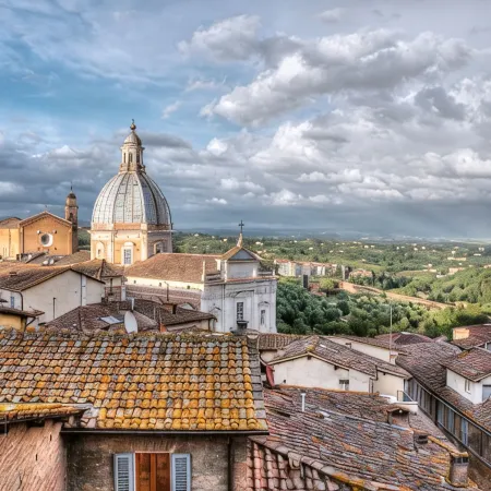 Palazzo Bichi Ruspoli-Historical Res, near Campo Square and close to everything