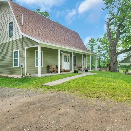 Gorgeous large home in a quiet area. 3 miles from Cooperstown & 7 from the Park