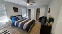Perfect Background Hangout-Café Lit Patio, Bonfire, BBQ Grill-Near UF Stadium!