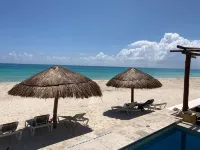 Beautiful  2 Bdrs. Casa Angelica, Pool & Beach Wi-Fi, Sleeps 6 - Villas